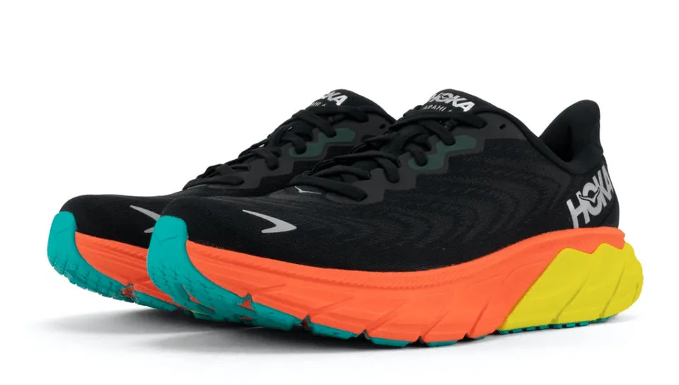 HOKA -  Arahi 6 Running Shoes