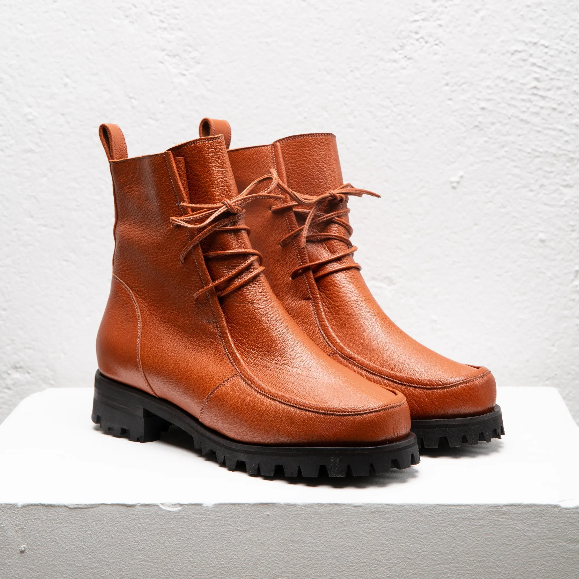 Iza Tan Boots