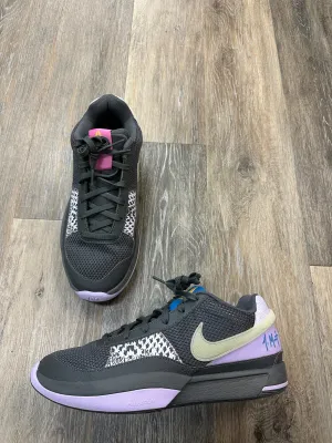 Shoes Athletic By Nike In Grey, Size: 9.5