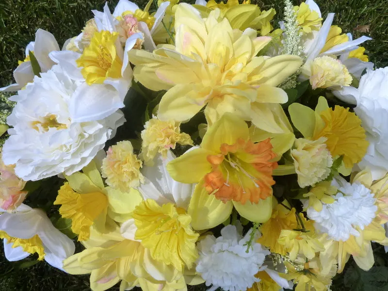 Yellow and White Grave site spray