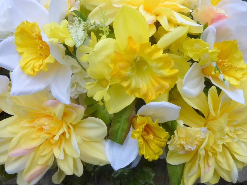 Yellow and White Grave site spray