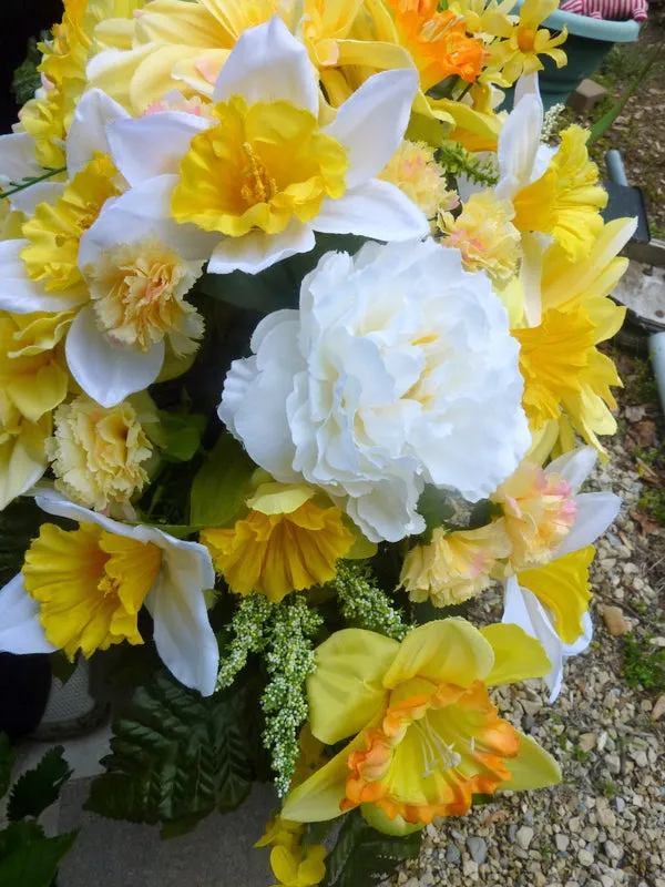 Yellow and White Grave site spray